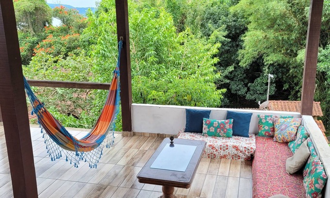 Praia Grande Casa | Sunhouse Ilhabela: Sobrado Divertido, Cheio de Artes, Próximo à Praia e Trilhas