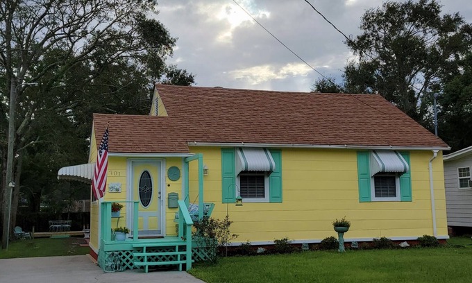 Gulfport Cabaña | Sunkissed Cottage