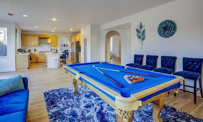 Antioch Casa | SUNKISSED SPACIOUS 5BD HOME W/ POOL TABLE & BBQ