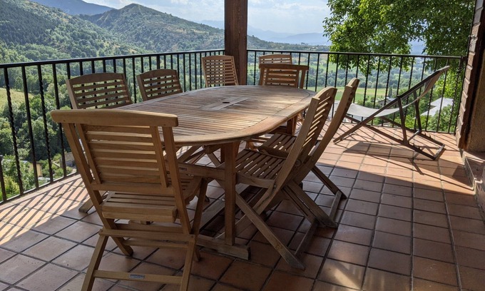 Llo Chalet De Esquí | Calma y sol - Montaña, termas y piscina en verano - Vista panorámica