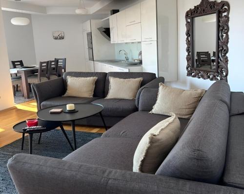 Matiçan Apartamento | Sunlight Apartment Prishtina -Stunning Rooftop Views
