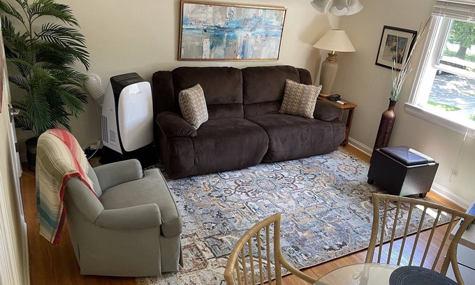 Cedar Falls Casa | Sunlight Splendor Suite at Twin Oaks by the Trails - Upstairs Apartment in Home