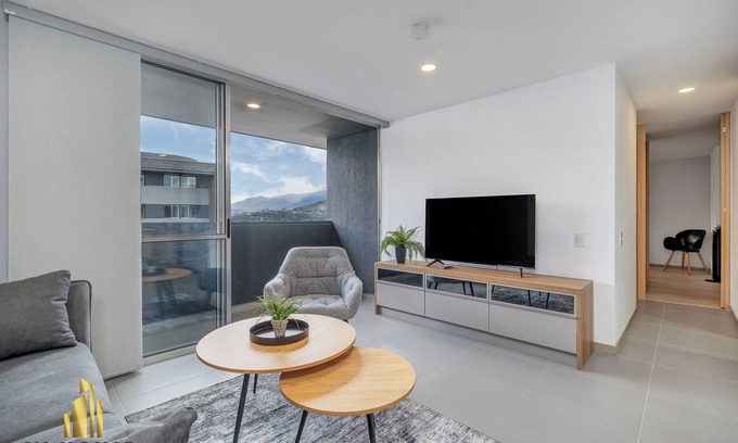 Santa Fe Apartamento | Sunlit Haven - Charming Balcony - Urbanity 2106