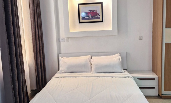 Ngara Apartamento | Sunlit hideaway blending city convenience with cozy charm and local insights.