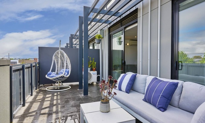 Richmond Apartamento | Sunlit home Private Balcony with city views