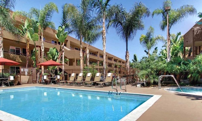 Mission Valley Hotel | Sunlit San Diego Retreat w/ Pool - Your Relaxation Spot, 3 Rooms
