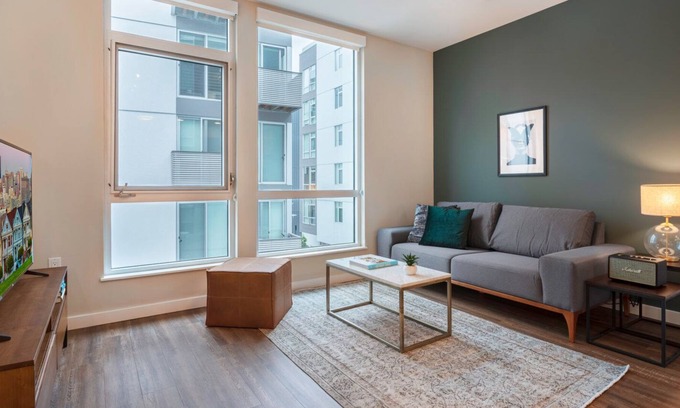 South of Market Apartamento | Sunlit SoMa 2BR w/ Gym, Roofdeck, walk to Tech HQs and BART, by Blueground