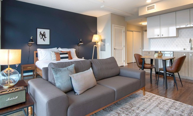 South of Market Apartamento | Sunlit SoMa Studio w/ Gym + Rooftop Lounge, near Tech HQs by Blueground
