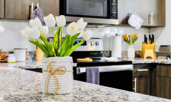 Greater Palm River Point CDC Casa | Cozy Family House - Easy Check-in & Free Parking