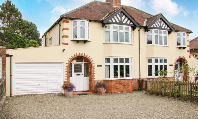 Ludwel Cabaña | SUNNINGDALE, ideal para familias, con un jardín en Ludlow, Ref 14518