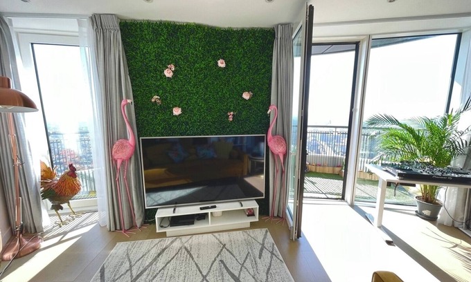 Barking Condominio | Sunny 1 Bed Apt with Large South Facing Balcony