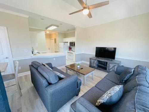 Central Myrtle Beach Apartamento | Sunny 1BR condo Myrtlewood