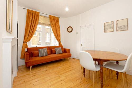 Chelsea Riverside Apartamento | Sunny 1BR Gem in Chelsea Harbour & Coleridge Gardens