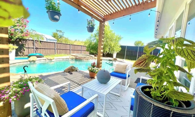 Royse City Casa | Beautiful new home near rockwall with hot tub, pool, sleep 8