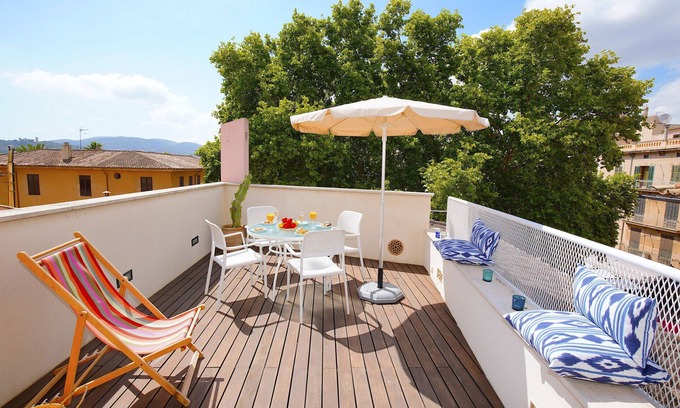 La Llotja-Born Apartamento | Luminoso Apartamento, Terraza, Balcón, Wifi, AA, en el Casco Antiguo de Palma.
