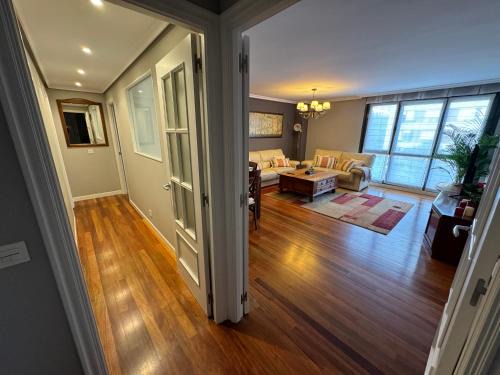 Leioa Apartamento | Sunny apartment, near coast.