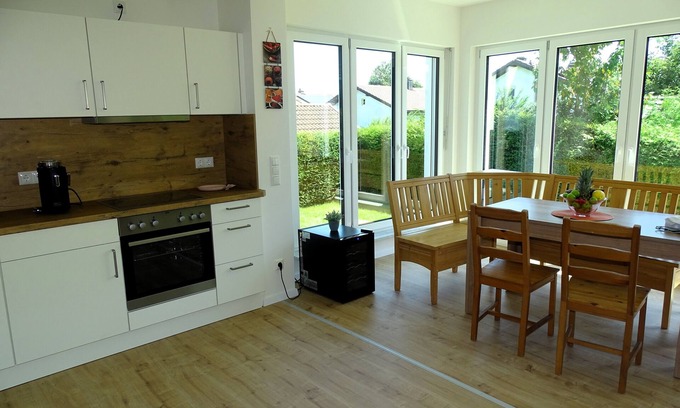 Postmuenster Apartamento | Sunny apartment with large garden in a local recreation area