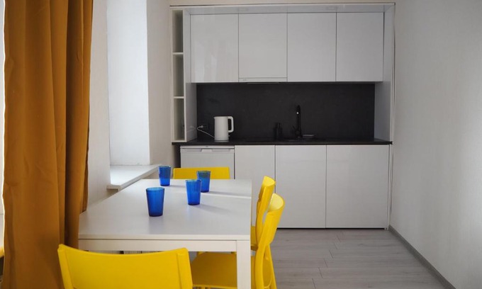 Visaginas Apartamento | Sunny apartment with lake and forest view