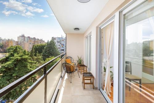 Veruda Apartamento | Sunny Aura Beach Apartment - travel & work - with parking