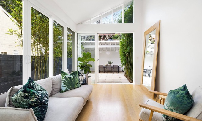 Tamarama Casa | Sunny Beach House ~ Entire home minutes to beach