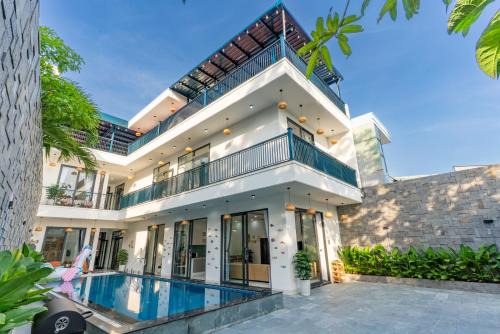 Tho Quang Beach Villa | Sunny Beach Villa
