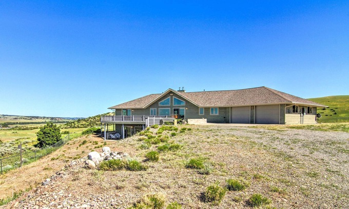Sweet Grass County Casa | Sunny Big Timber Retreat w/ Spacious Deck!