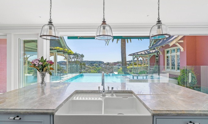 Sydney Villa | Sunny Brae - award-winning heritage oasis with 270 degree harbour views