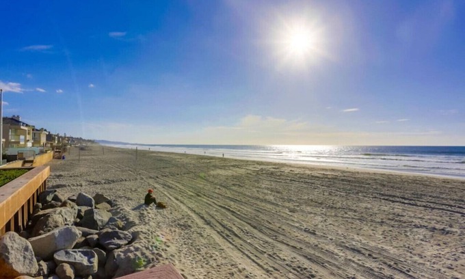 Del Mar Condominio | Sunny Breeze Del Mar Condo