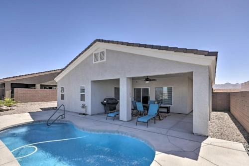 Bullhead City Casa | Sunny Bullhead City Home with Patio and Mtn View!