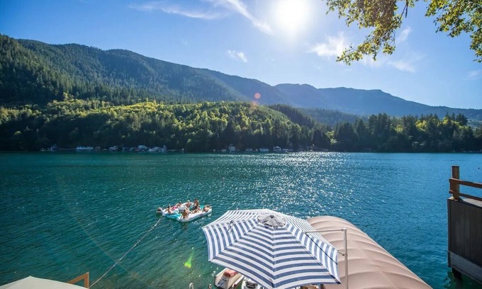 Port Angeles Cabina | Sunny Cabin at Lake Sutherland - Exclusive & Private Waterfront