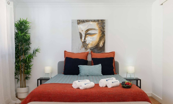 Paranhos Casa | Sunny Calm Room | Shared House