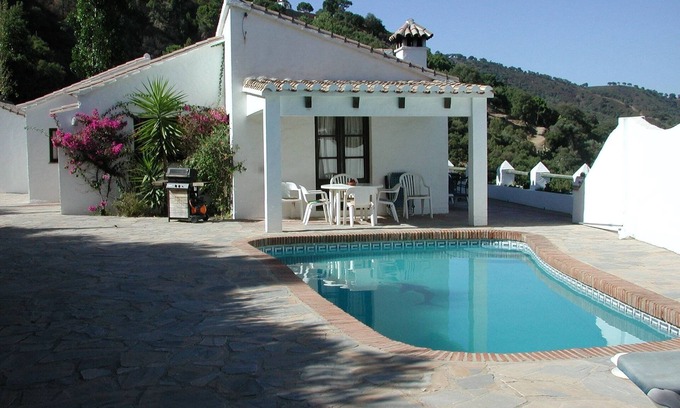 Casares Casa | Casa en Casares con piscina y vistas al mar