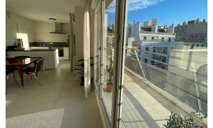 Saint-Charles Apartamento | Sunny central apartment