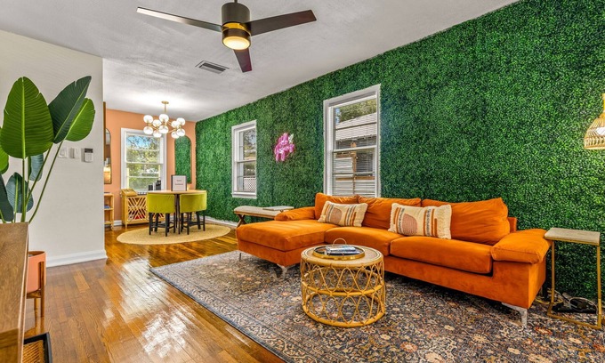 Oakford Park Casa | Sunny Citrus Escape: Min to Midtown & Dog-Friendly