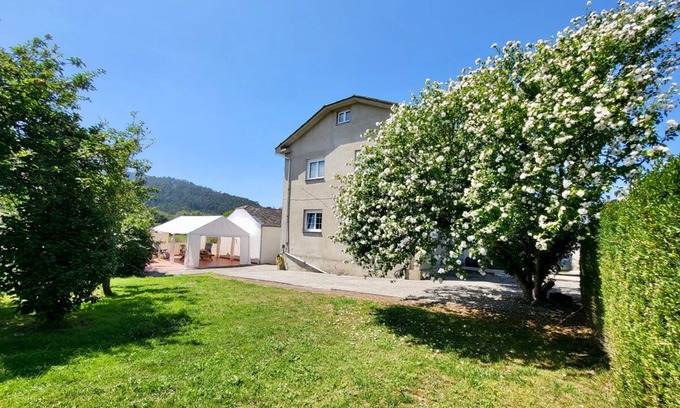 Viveiro Casa | Sunny, comfortable home with a lovely garden in a quiet, peaceful location.