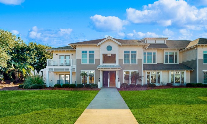 St. James Condominio | Sunny condo near beach & Intracoastal with outdoor pool, balcony, washer/dryer