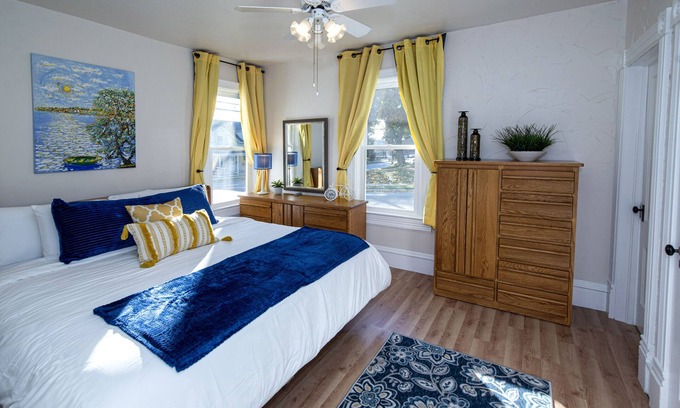 Hartford Apartamento | SUNNY! Convenient to Holy Hill, NFL Draft, Harley Reunion, Hiking+Skiing + Golf