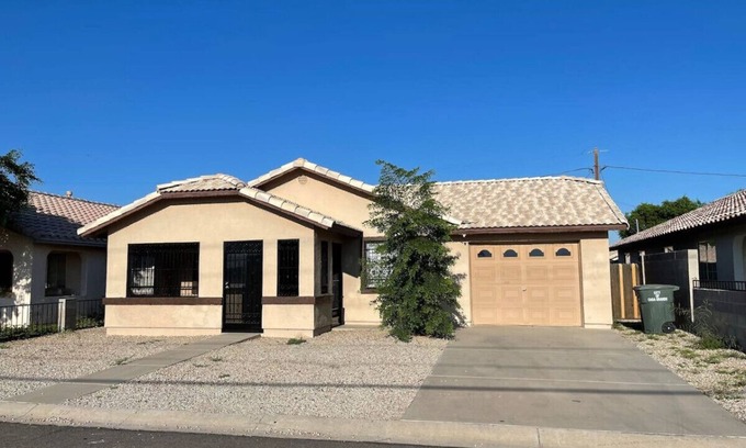 Casa Grande Casa | Sunny & Cozy Desert Oasis ~ Central Location ~ Pkg