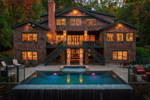 Newtown Casa | Sunny Day on Taunton Lake