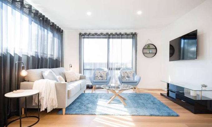 West Launceston Apartamento | Sunny Delight: WiFi & Parking