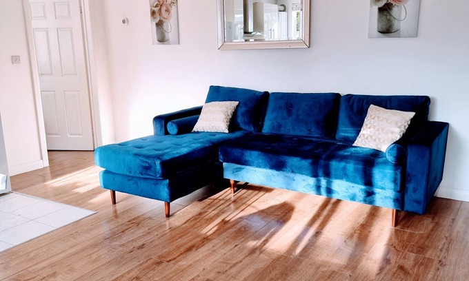 Bishop's Stortford Casa | Sunny detached bungalow with private courtyard