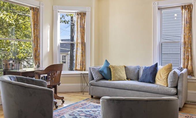 Prospect Hill Apartamento | Sunny Dog Friendly Union Sq 1brm