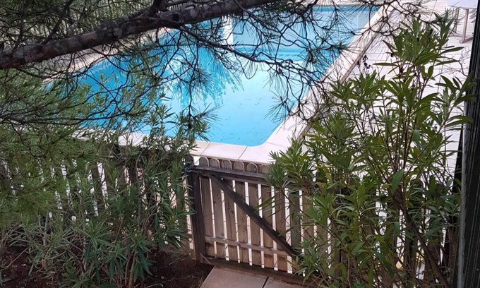 Roquebrun Casa | Sunny family home with private pool