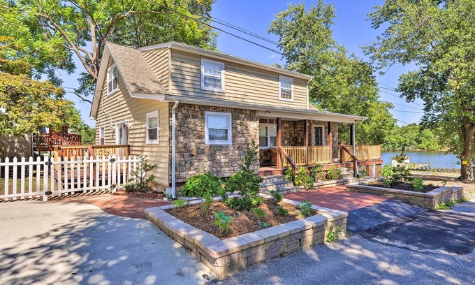 Point Pleasant Casa | Sunny Glen Burnie Home - On-Site Water Access