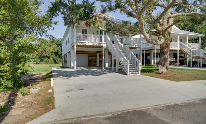 Gulfport Casa | Sunny Gulfport Vacation Rental Walk to Beaches!
