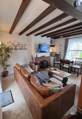 Makeney Casa | Sunny Hill Cottage Milford with fabulous views near Belper Duffield