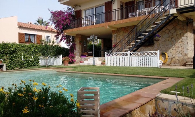 Creixell Casa | Sunny Holiday Home