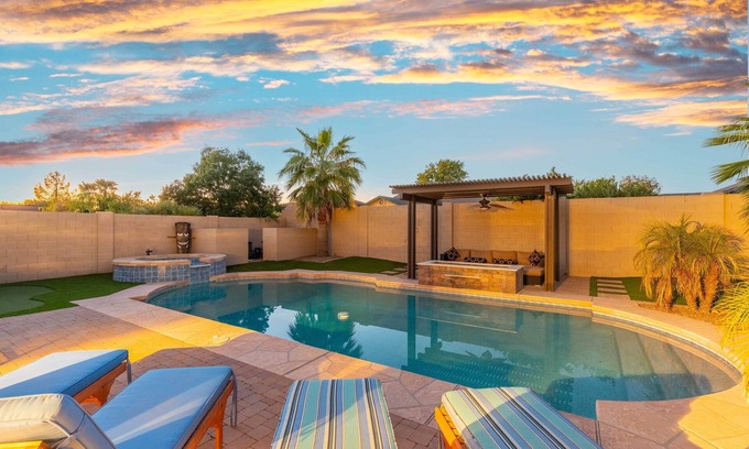Castlegate Casa | Sunny Home w/ Backyard Oasis in San Tan Valley!