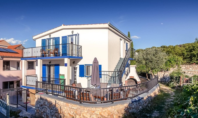Tisno Casa | Base de verano ideal, uno o ambos apartamentos en Sea House en Wonderful Tisno.