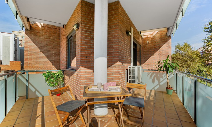 El Clot Apartamento | Sunny & large terrace in couzy Apartment big connection internet free